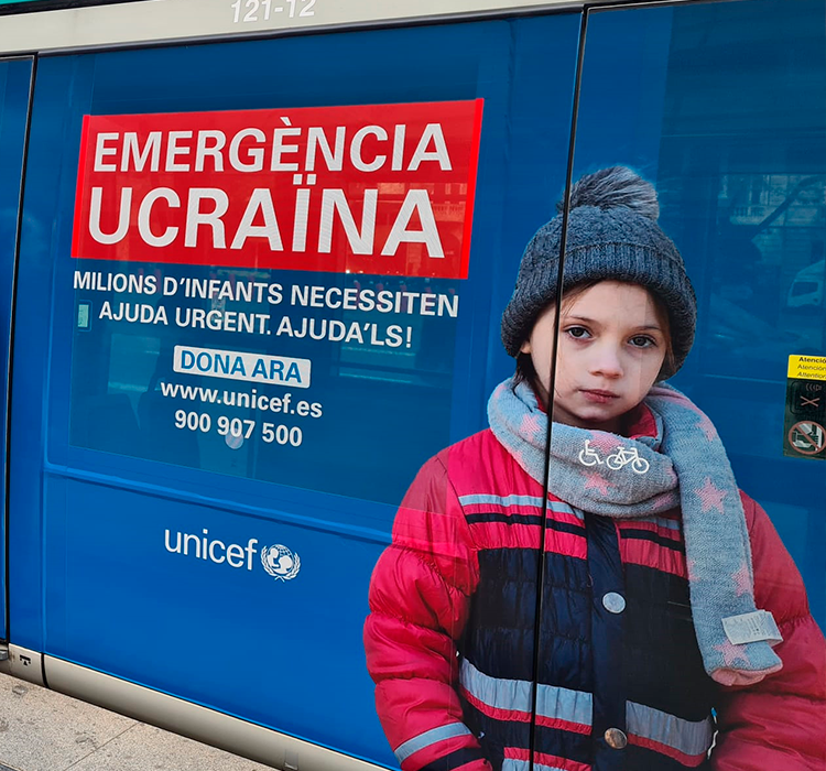 TRAM i UNICEF pugen junts al tramvia de la donació amb destí Ucraïna