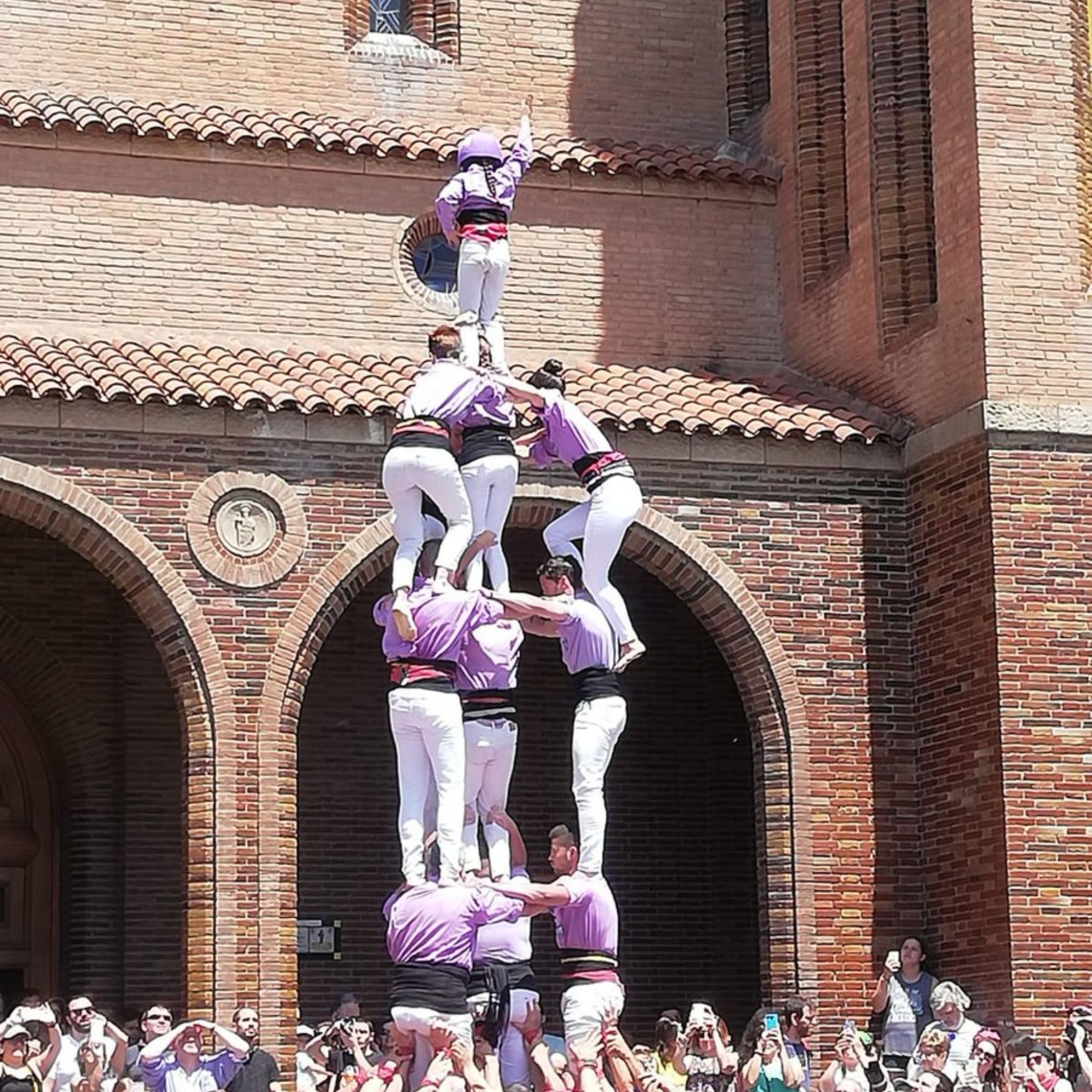 Novembre de castells: viu de ben a prop la seva màgia