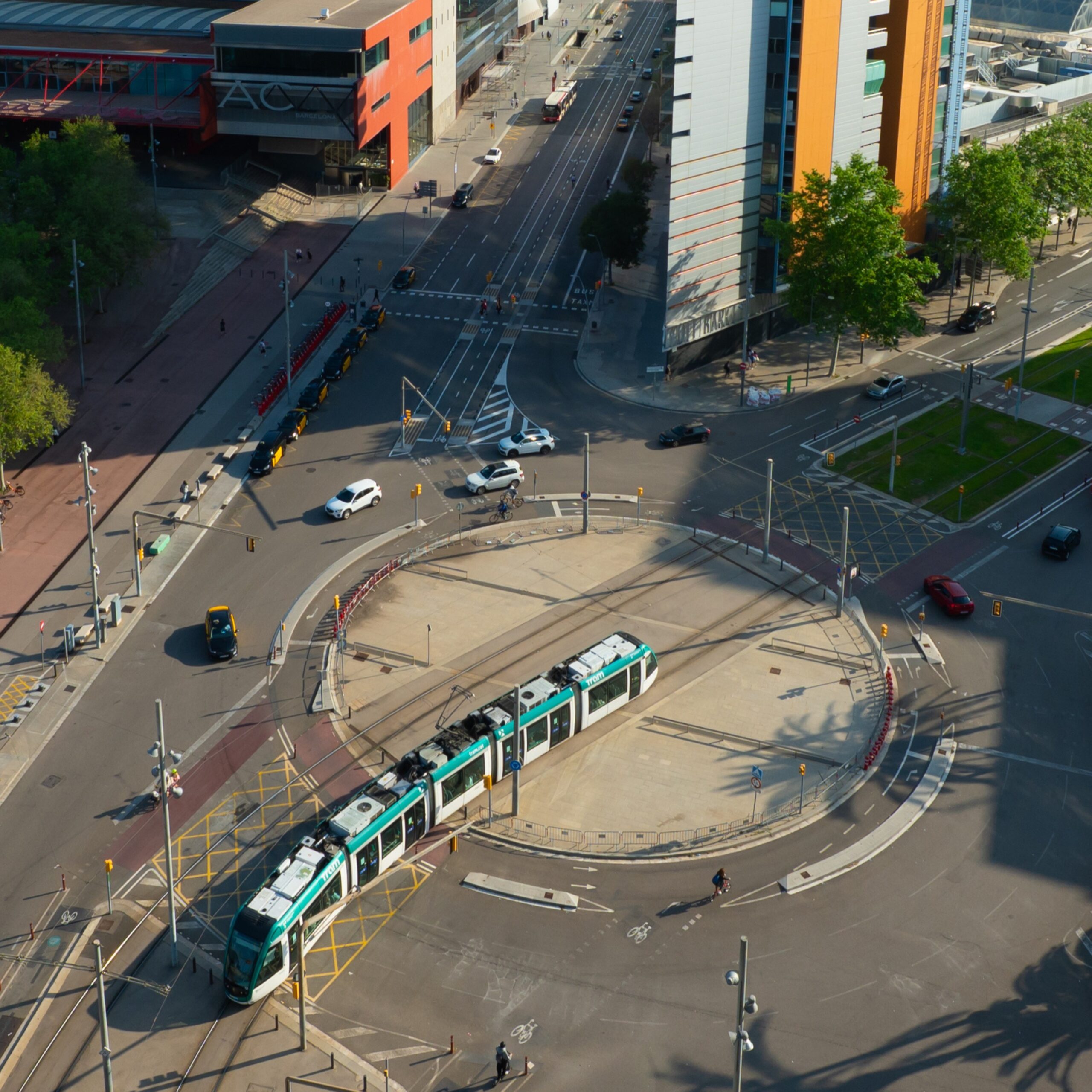 Del cel al subsol: perspectives singulars de Barcelona