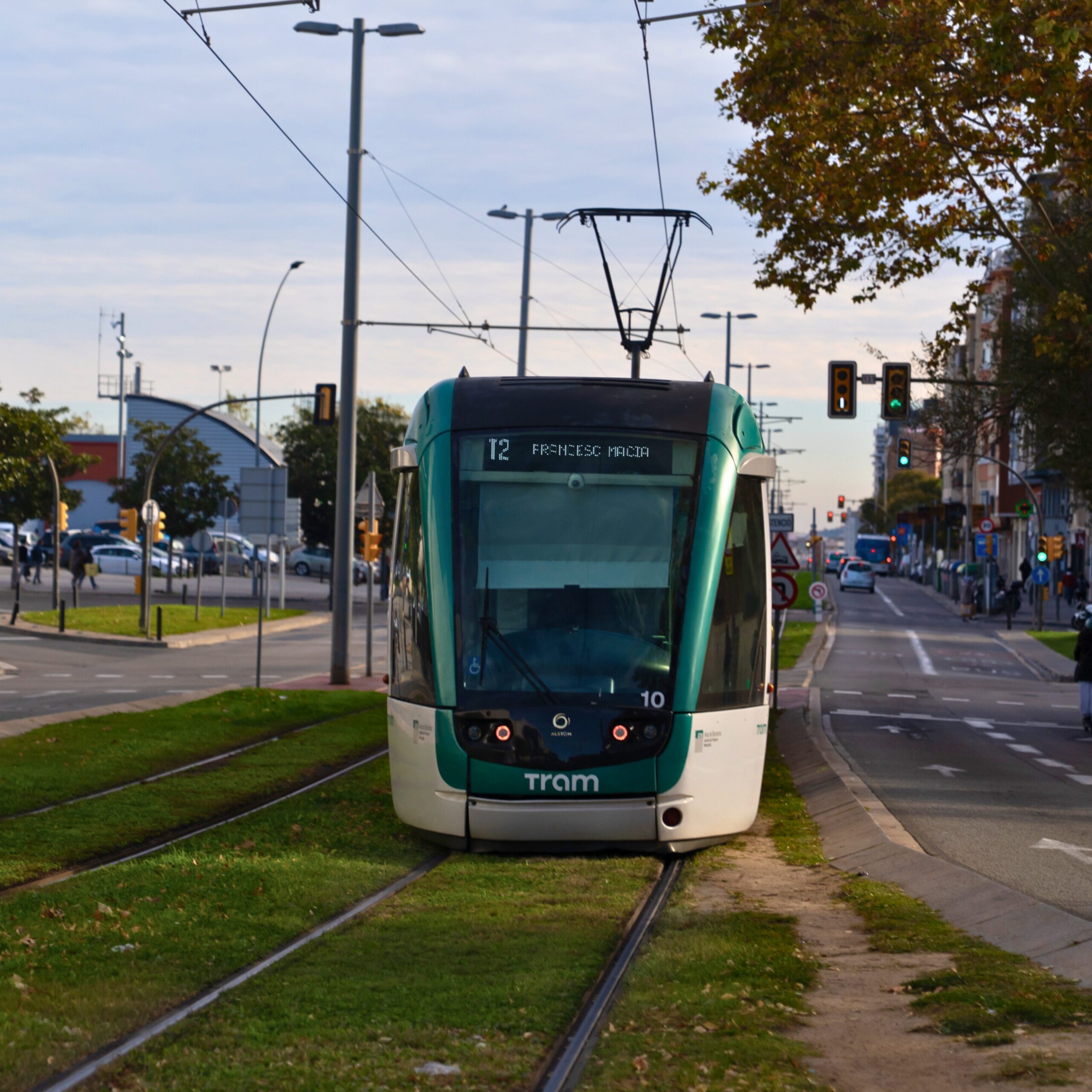 Mercats municipals: el batec gastronòmic dels barris