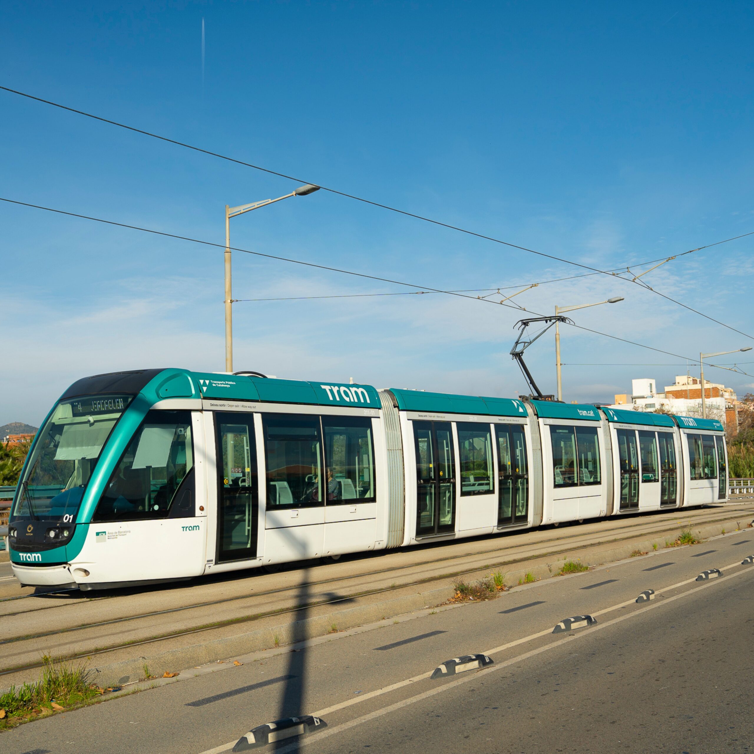 Com són els combois de TRAM que circulen per Barcelona i la regió metropolitana?