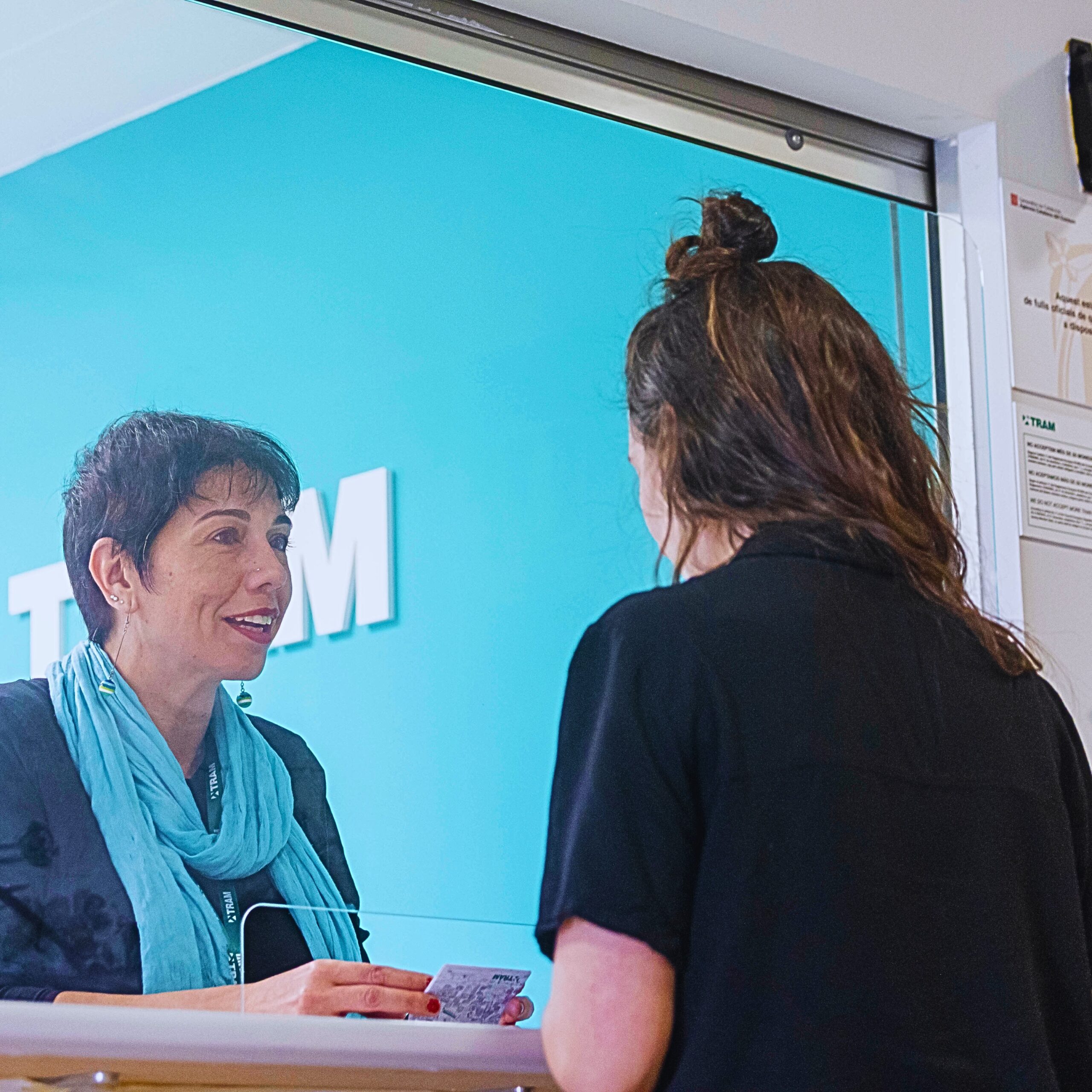 Paraigües, portàtils… i dentadures: no t’imagines els objectes perduts que hem trobat al tramvia!