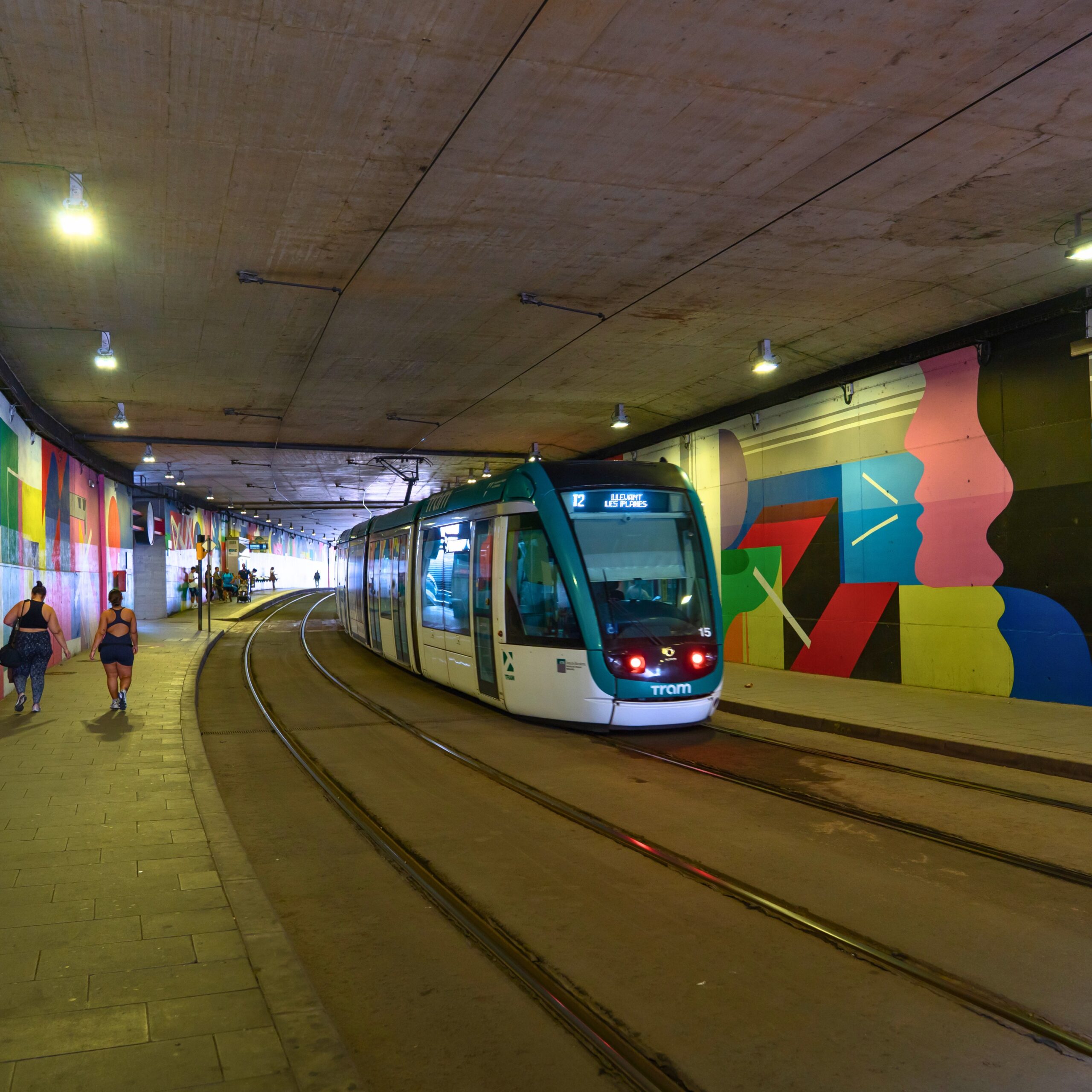 Ruta en tramvia per Cornellà de Llobregat: patrimoni, història i pulmons verds