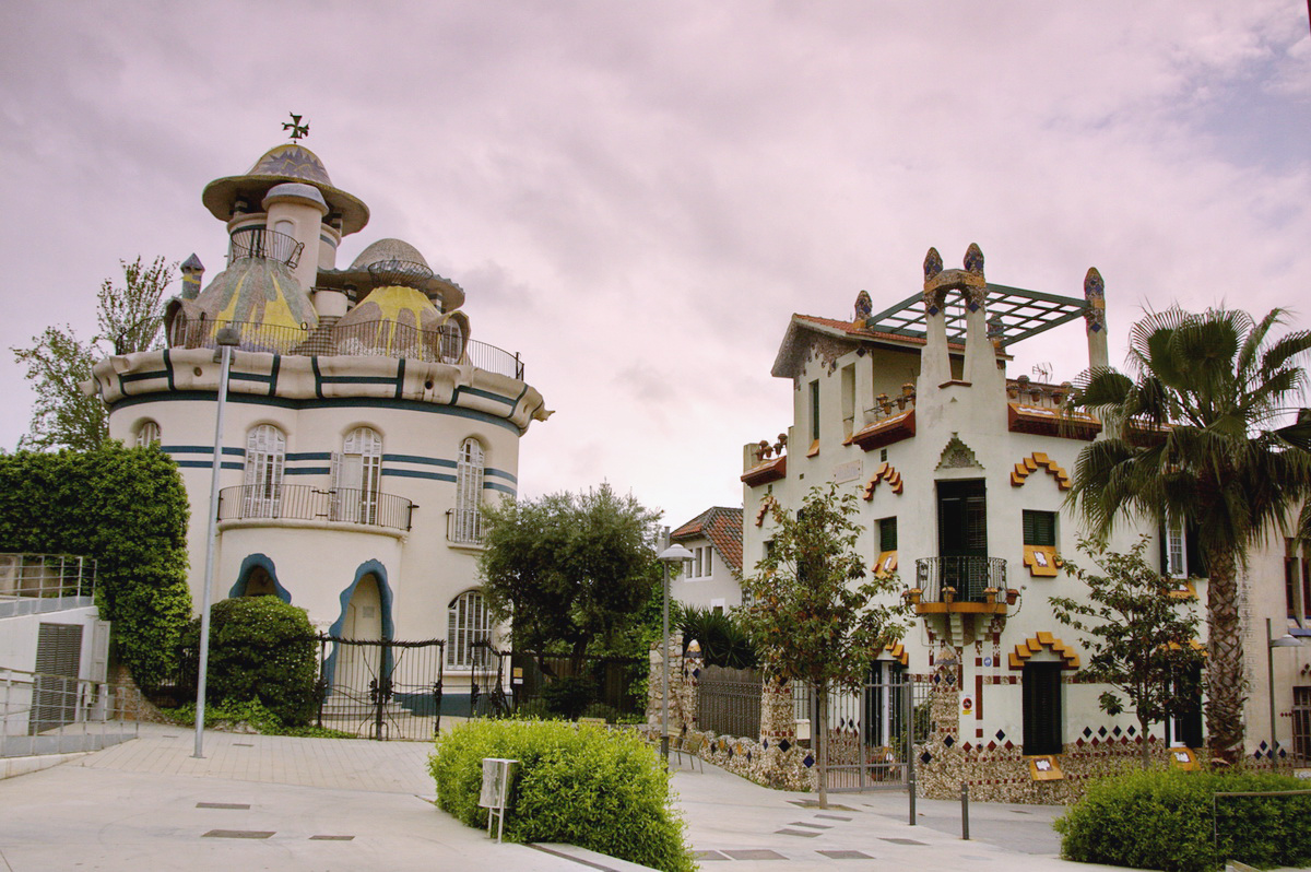 Sant Joan Despí sobre raïls: Un viatge modernista i de colors a peu de TRAM 