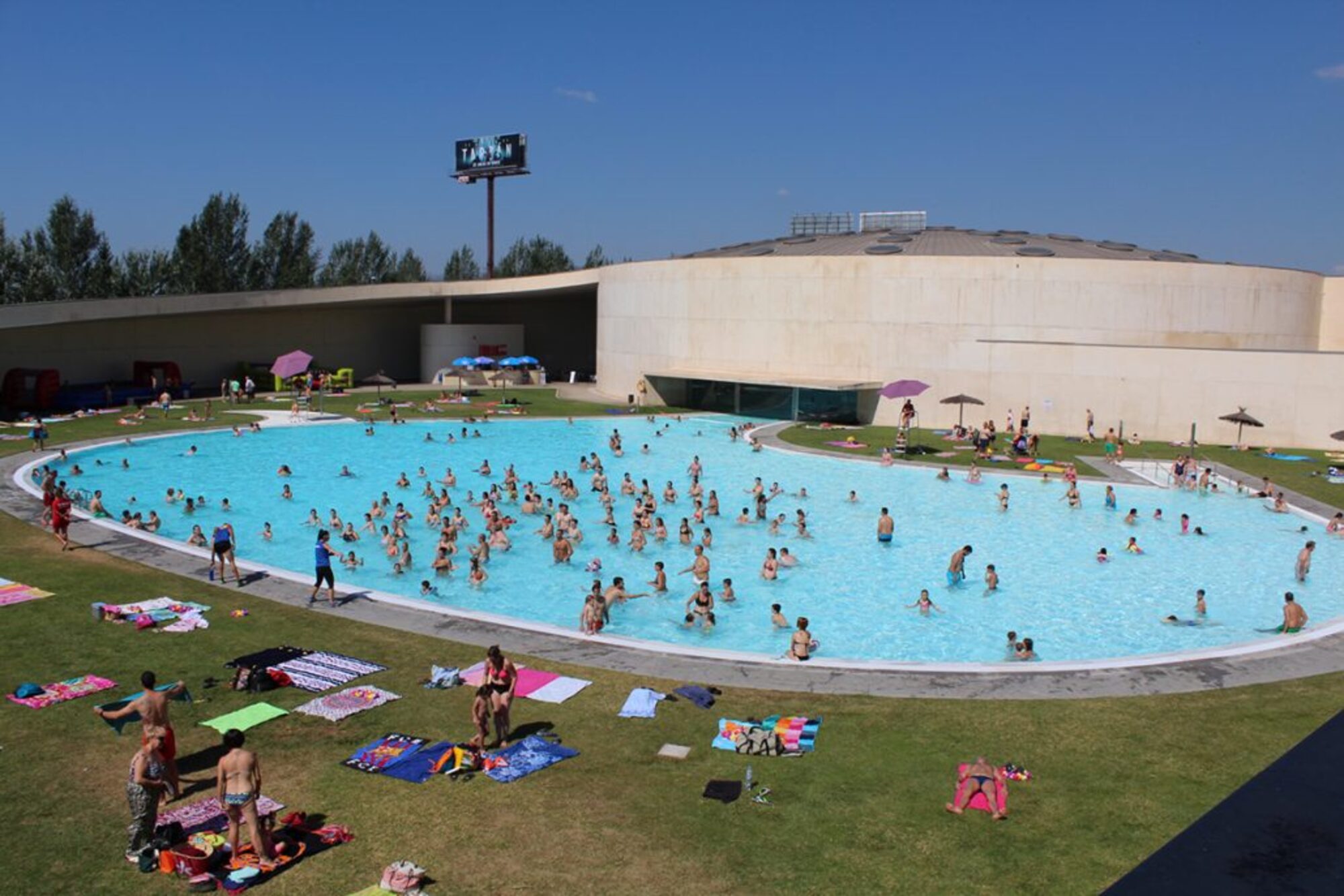 Les millors piscines municipals per combatre la calor 