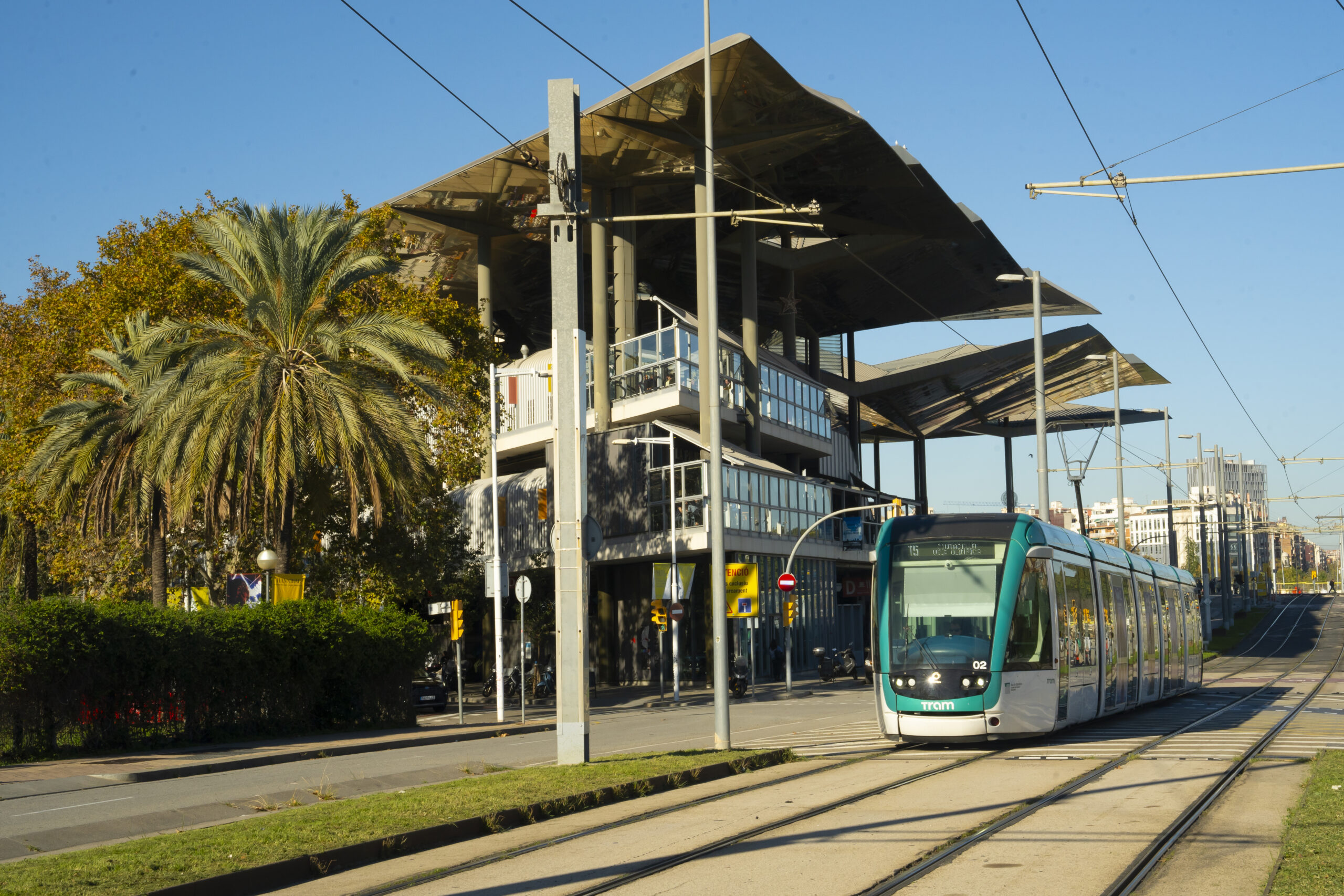 De la catenària al bogi: nou paraules per entendre millor el tramvia